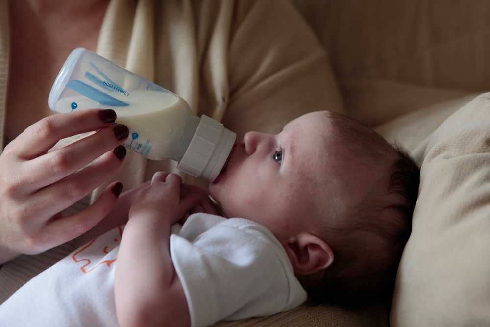 featured image thumbnail for post Easy Tips to Save You Money on Baby Formula